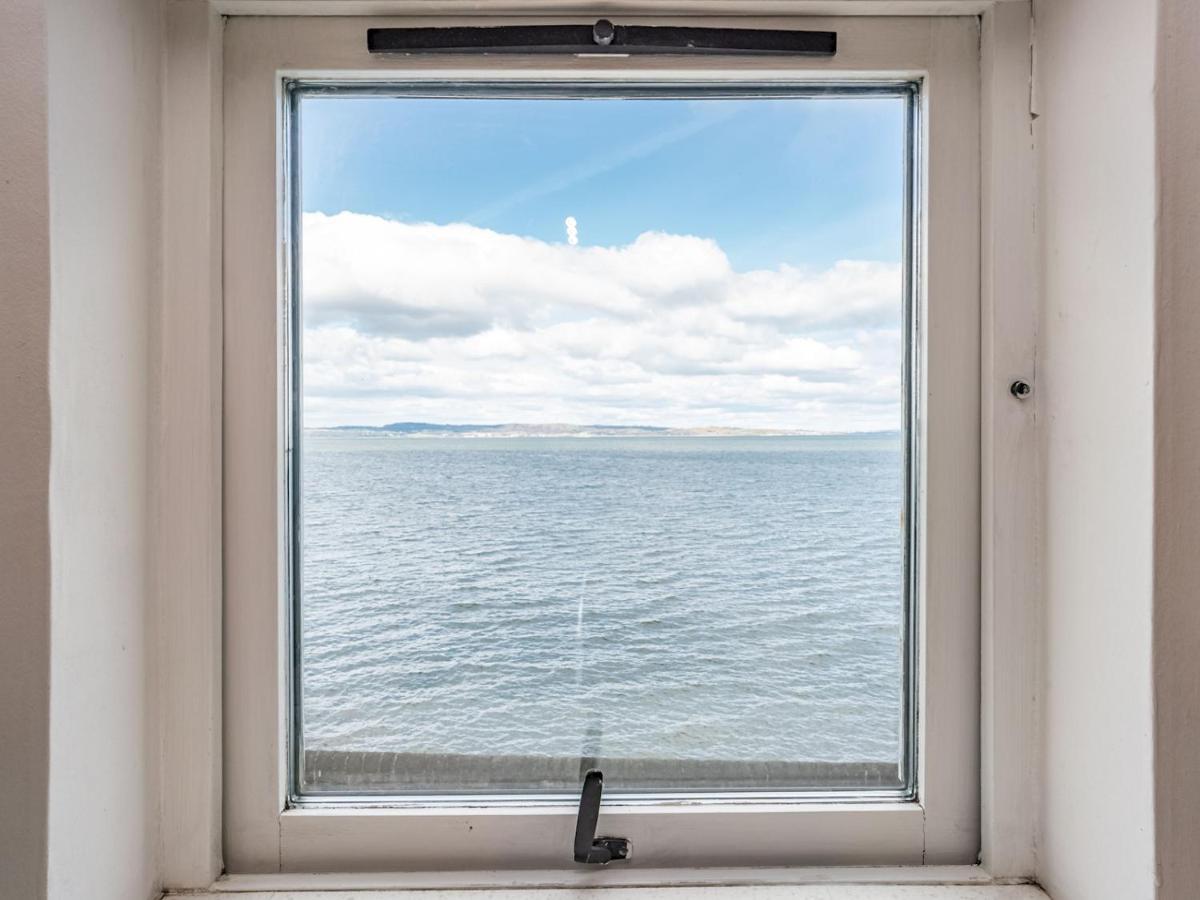 Апартаменты Pass The Keys Stunning Flat With Sea View And Parking Эдинбург Экстерьер фото