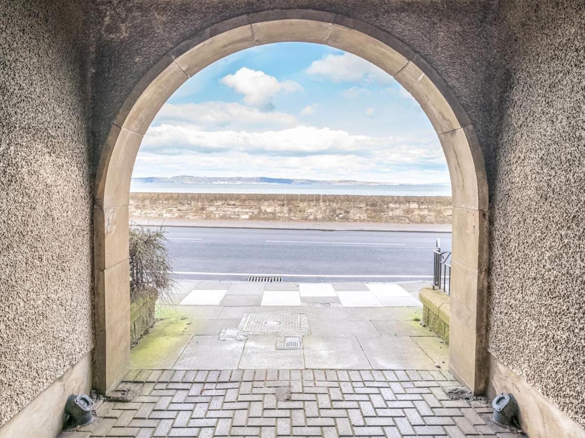 Апартаменты Pass The Keys Stunning Flat With Sea View And Parking Эдинбург Экстерьер фото